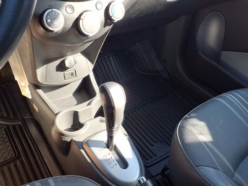 Used 2014 Chevrolet Spark LT image 7