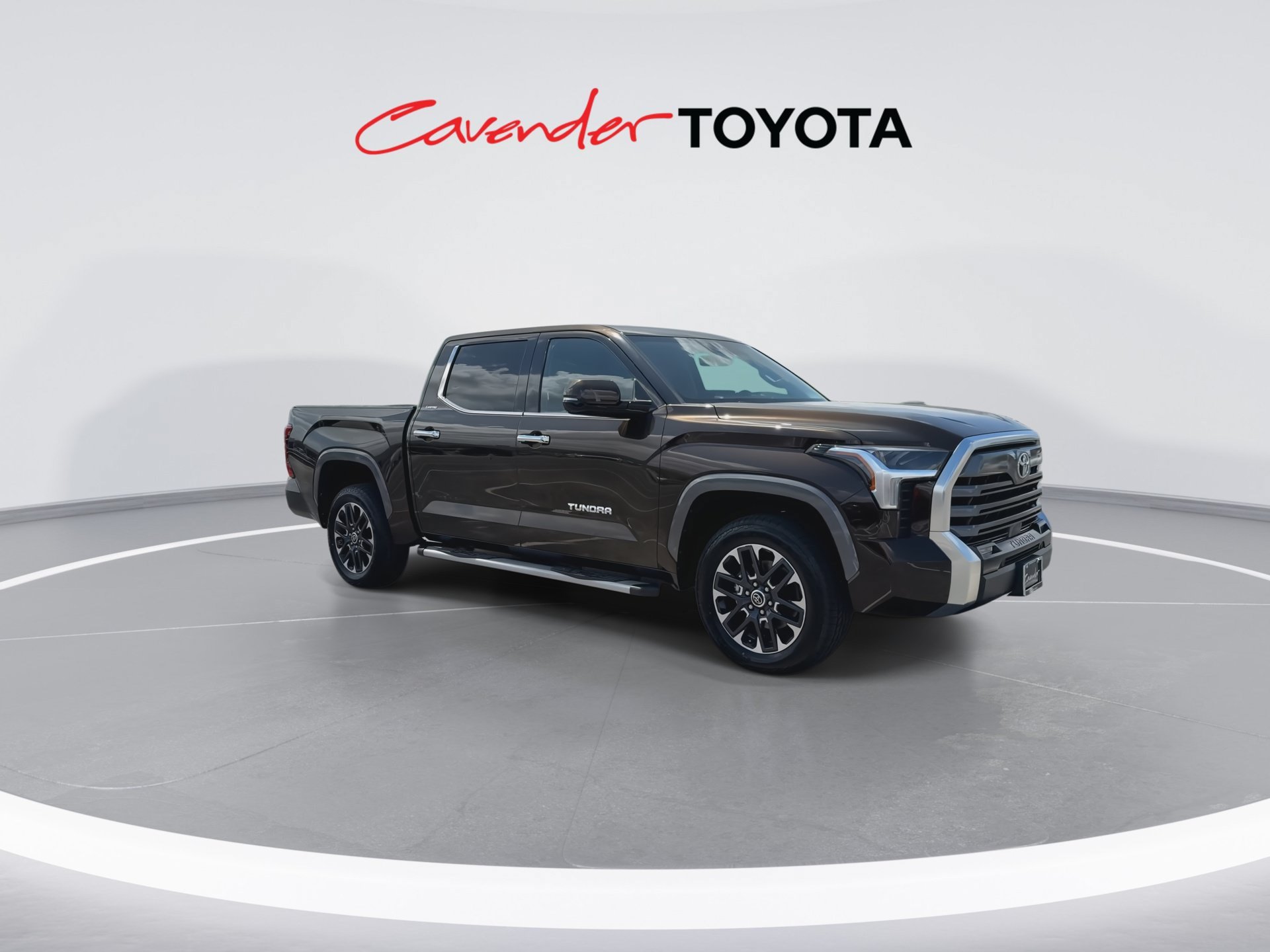 Used 2023 Toyota Tundra Limited w/ Power Package AWD/4WD image 2