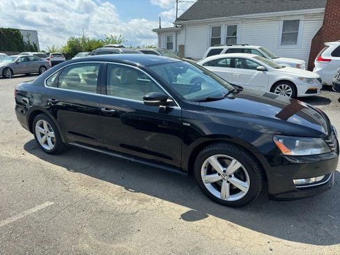 Used 2015 Volkswagen Passat 1.8T Limited Edition FWD image 9