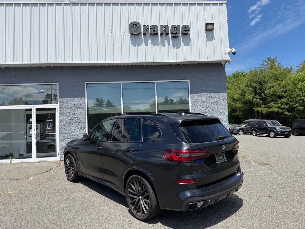 Used 2022 BMW X5 xDrive40i w/ M Sport Package AWD/4WD image 3