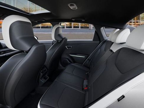 New 2025 Kia K4 GT-Line Turbo image 17