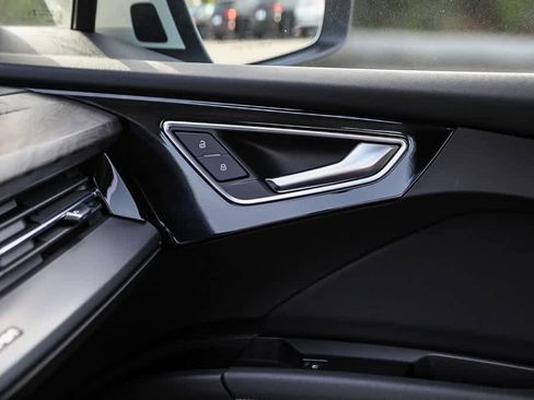 Used 2023 Audi Q4 e-tron Premium Plus w/ Premium Plus image 20