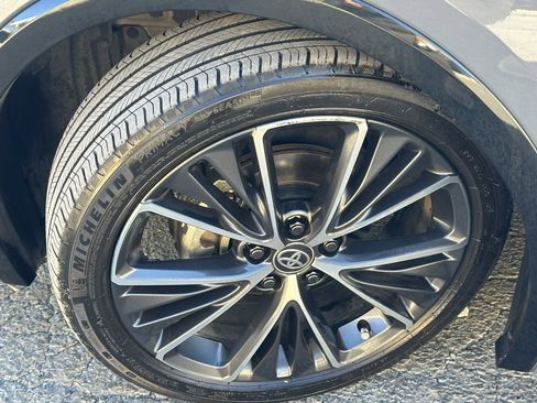 Used 2024 Toyota Prius XLE image 36