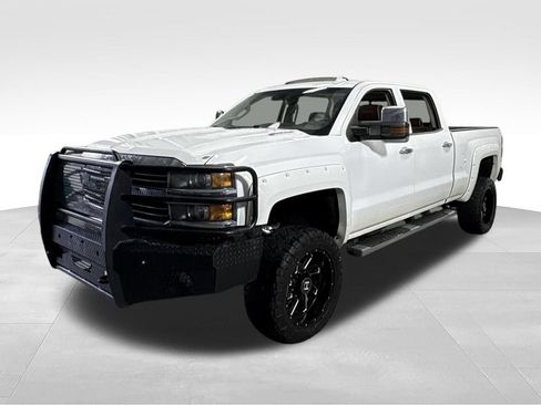 Used 2016 Chevrolet Silverado 2500 High Country w/ Duramax Plus Package AWD/4WD image 4