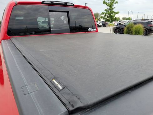 Used 2021 Nissan Titan SV w/ SV Convenience Package AWD/4WD image 16