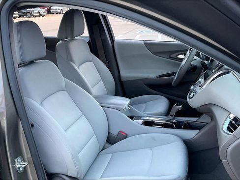 Used 2020 Chevrolet Malibu LT image 10