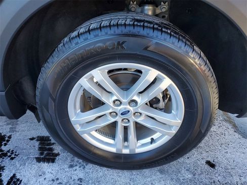 Used 2023 Ford Explorer XLT w/ Equipment Group 202A image 30