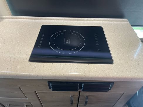 Used 2021 Mercedes-Benz Sprinter 3500 image 38