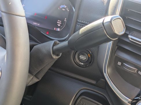 Used 2025 RAM 2500 Laramie image 24