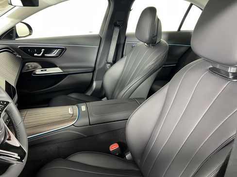 New 2026 Mercedes-Benz E 350 4MATIC Sedan image 17