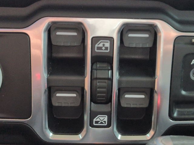 Used 2020 Jeep Gladiator Sport w/ Quick Order Package 24S AWD/4WD image 22