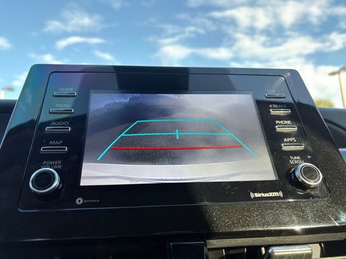 Used 2022 Toyota Camry SE image 16