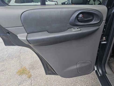 Used 2004 Chevrolet TrailBlazer LT w/ LT Preferred Equipment Group AWD/4WD image 19