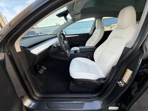 Used 2023 Tesla Model Y Long Range image 4