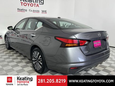 Used 2024 Nissan Altima 2.5 SV image 6