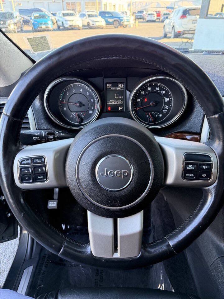 Used 2011 Jeep Grand Cherokee Limited AWD/4WD image 12