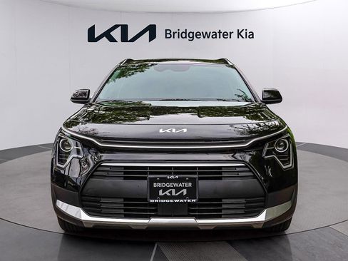 Certified 2025 Kia Niro EX w/ EX Cold Weather Package FWD image 2