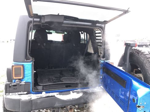 Used 2015 Jeep Wrangler Unlimited Sport w/ Quick Order Package 24S image 9