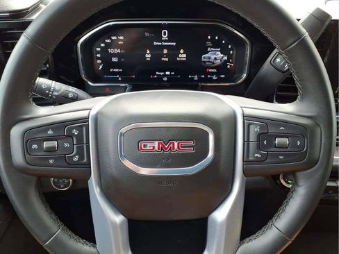 Used 2026 GMC Sierra 1500 SLT AWD/4WD image 15