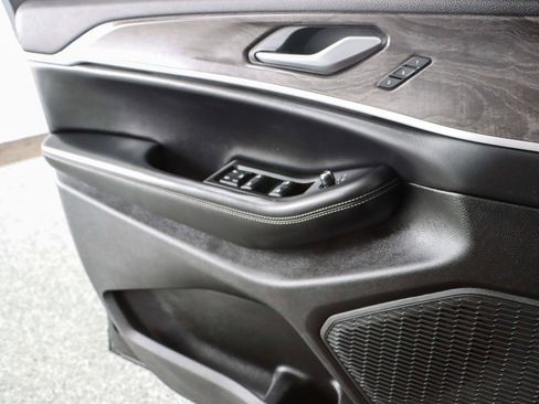 Used 2023 Jeep Grand Cherokee L Limited w/ Luxury Tech Group II image 23