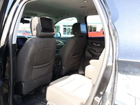 Used 2020 Chevrolet Traverse LT FWD image 31