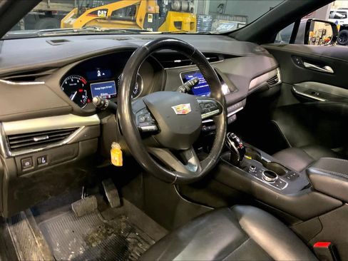 Used 2023 Cadillac XT4 Premium Luxury image 17