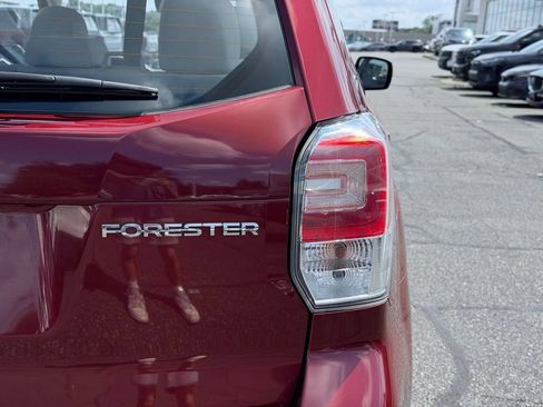 Used 2018 Subaru Forester 2.5i AWD/4WD image 8