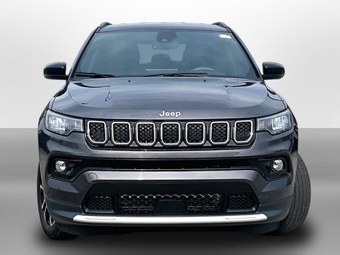 Used 2023 Jeep Compass Limited AWD/4WD image 3
