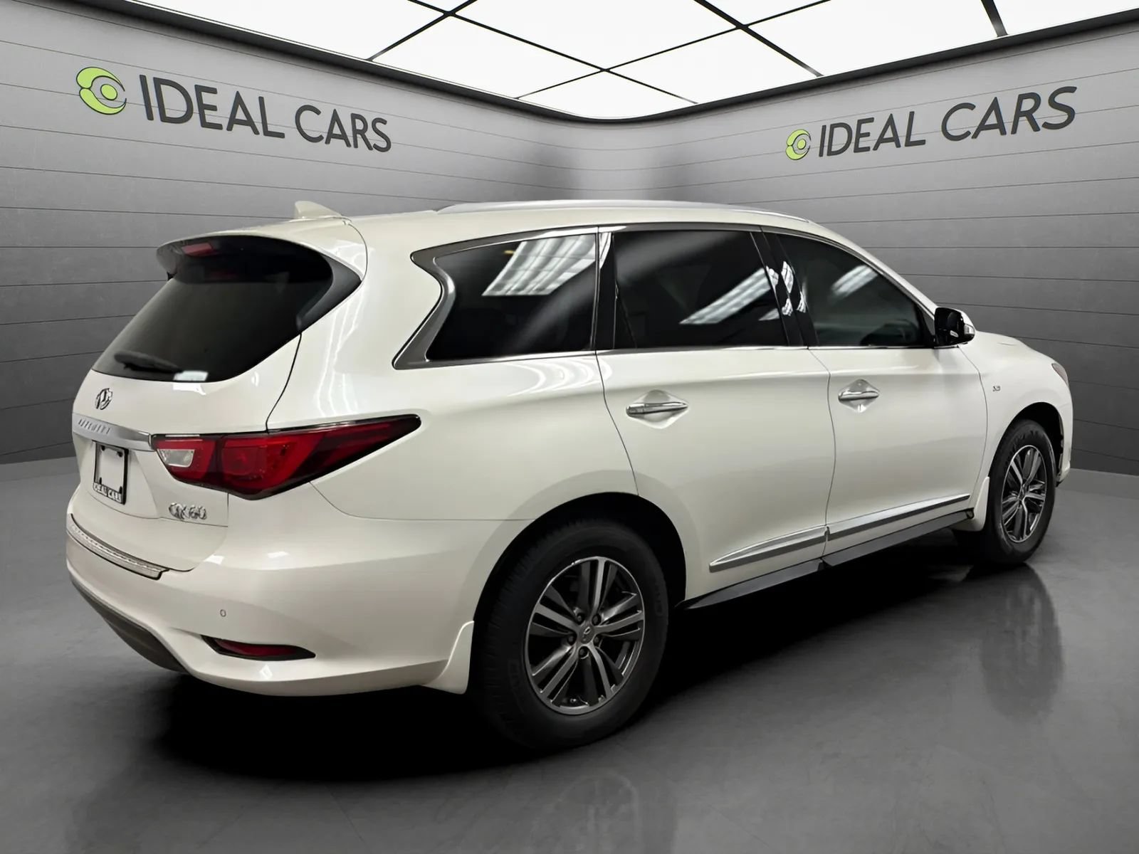 Used 2016 INFINITI QX60 Luxe w/ Premium Plus Package AWD/4WD image 5