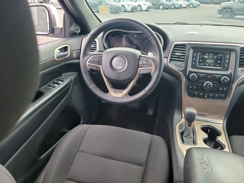 Used 2017 Jeep Grand Cherokee Laredo w/ Quick Order Package 2BE RWD image 17