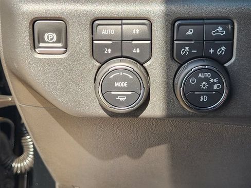 Used 2025 Chevrolet Silverado 1500 ZR2 AWD/4WD image 21