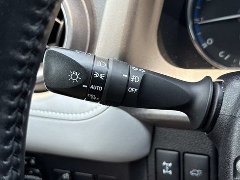 Used 2016 Toyota RAV4 Limited AWD/4WD image 27