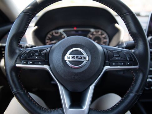 Used 2022 Nissan Altima 2.5 SR AWD/4WD image 10