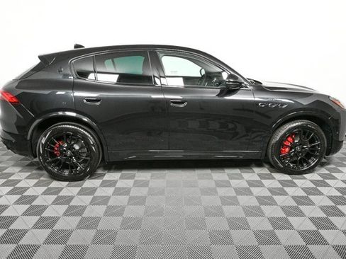 New 2025 Maserati Grecale Modena image 8