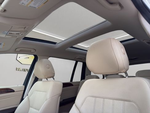 Used 2017 Mercedes-Benz GLS 450 4MATIC image 25