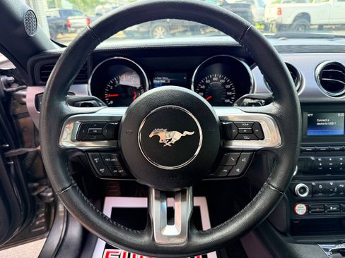 Used 2015 Ford Mustang Coupe RWD image 15