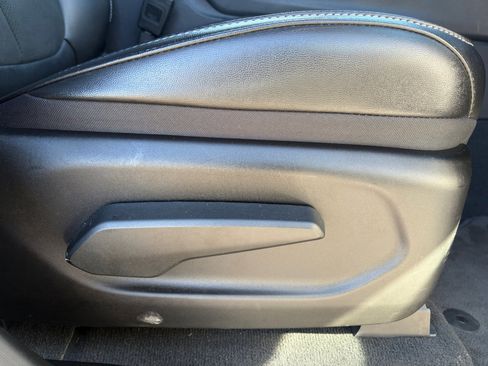 Used 2025 Jeep Grand Cherokee Altitude image 34