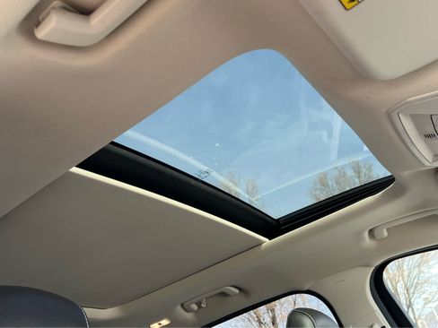 Used 2019 Ford Escape Titanium image 21