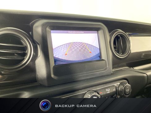 Used 2022 Jeep Wrangler Unlimited Sport AWD/4WD image 4