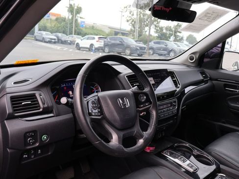 Used 2019 Honda Pilot Touring image 9