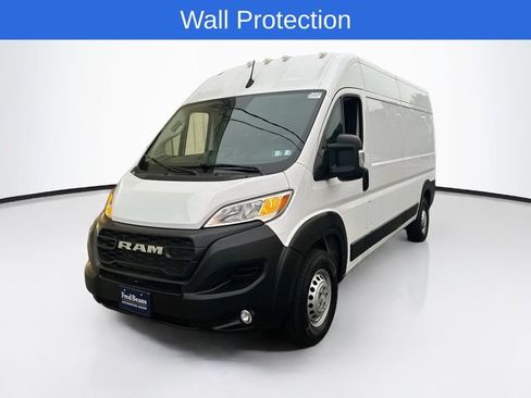 Used 2025 RAM ProMaster 2500 w/ Convenience Group FWD image 3