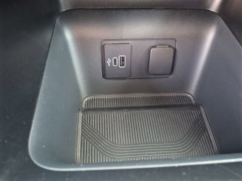 Used 2026 Ford Explorer Active AWD/4WD image 18