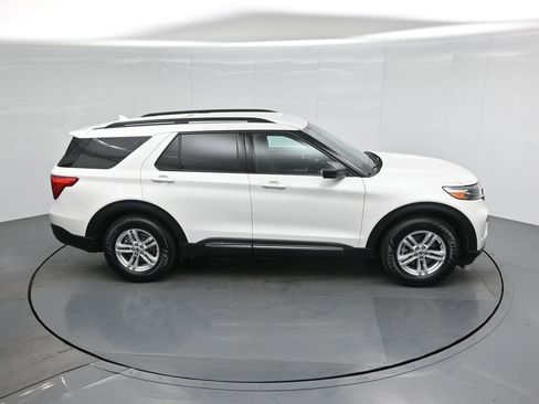 Certified 2022 Ford Explorer XLT image 42