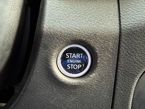 Certified 2024 Nissan Frontier SV image 27