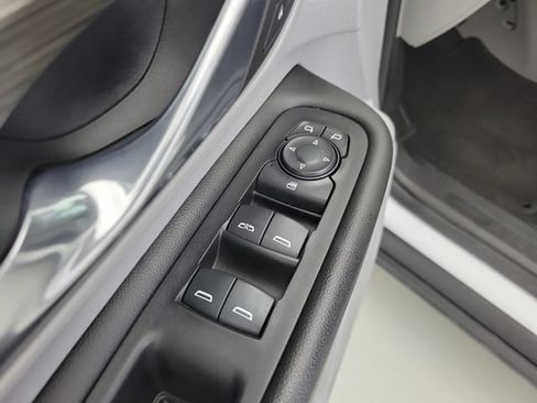 Used 2024 GMC Terrain SLT FWD image 21