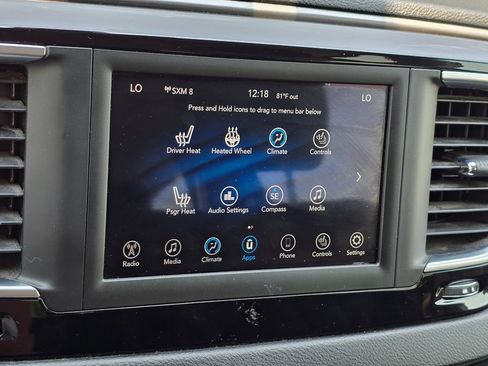 Used 2020 Chrysler Pacifica Touring-L FWD image 21
