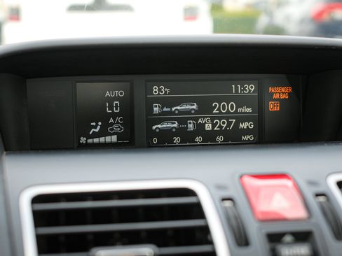 Used 2017 Subaru Forester 2.5i Limited image 24