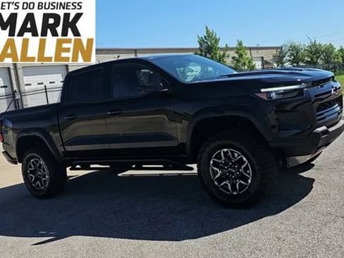 Used 2024 Chevrolet Colorado ZR2 AWD/4WD image 2