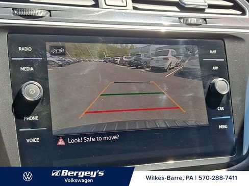 Certified 2024 Volkswagen Tiguan SEL R-Line AWD/4WD image 21