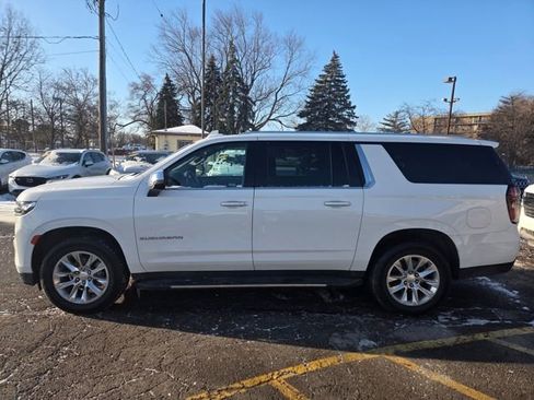 Used 2023 Chevrolet Suburban Premier AWD/4WD image 6